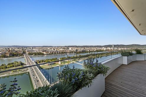 ++ LUXURI�SE MIETWOHNUNG mit AUSSICHT ++ DANUBE FLATS