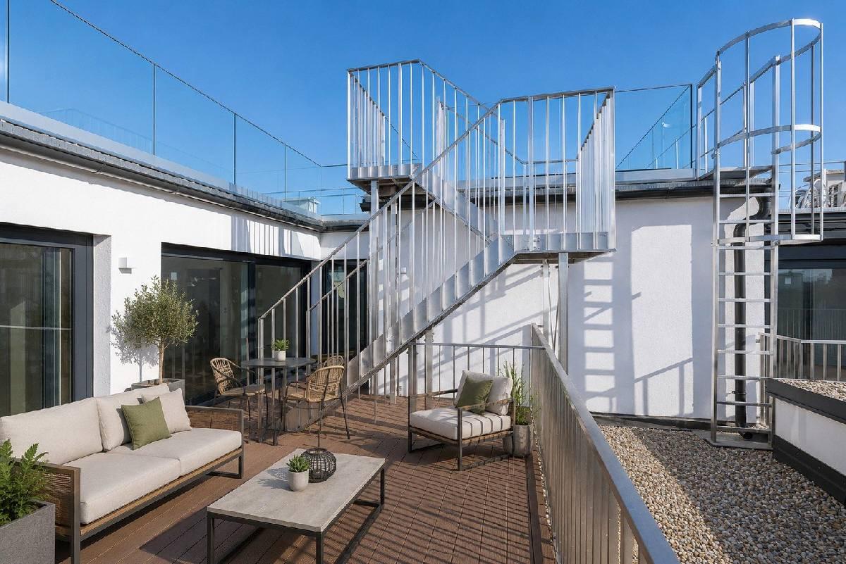 Terrasse mit M�blier