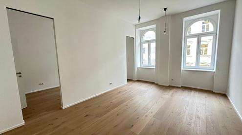 Sanierter Altbau: Charmante 2-Zimmer-Wohnung mit separater K�che