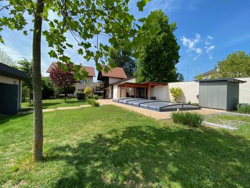 Traumhafter Baugrund in Landskorn mit Swimmingpool und Doppelgarage   