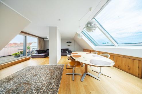 Exklusive Dachgeschoss-Maisonette in Top-Lage mit gro�z�giger Terrasse<br />

