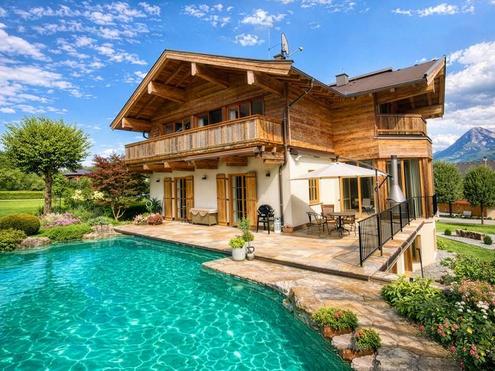 FASZINIERENDES CHALET IN RUHEOASE /  VELDEN AM W�RTHERSEE<br />
