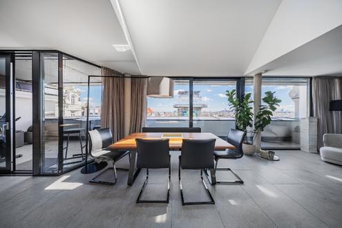 Exklusive Penthouse-Maisonette mit Panoramablick � Direkt am Haus des Meeres!