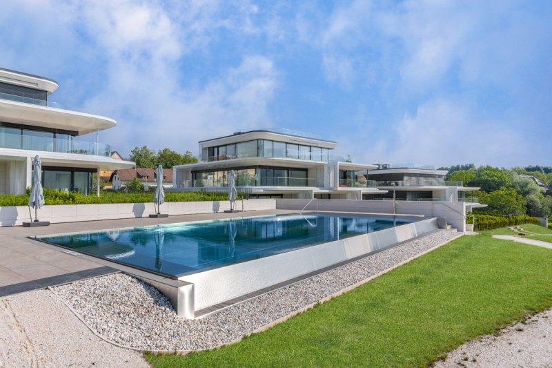 Pool Hausblick