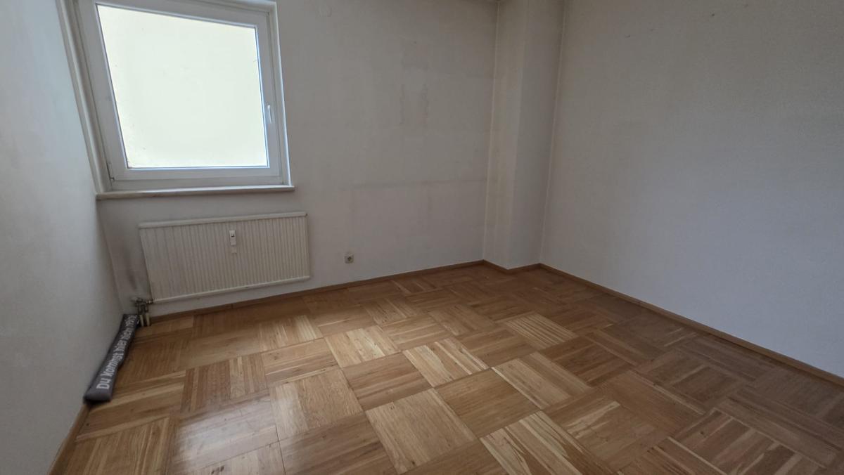 Schlafzimmer (2)