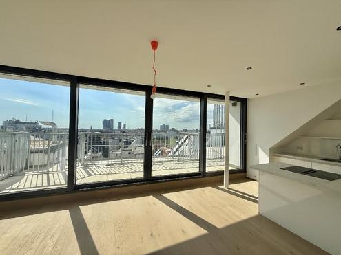 Dachgeschoss-Maisonette mit gro�er Dachterrasse und moderner Wohnk�che