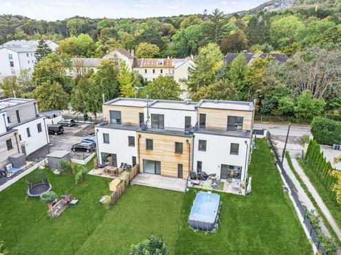 ++ CHARMANTES REIHENHAUS ++ schl�sselfertig inkl. LUXUSK�CHE<br />
