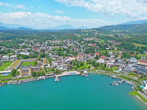 Freizeitwohnsitz in Velden: Gro�z�gige Wohnung mit See- und Schlossblick