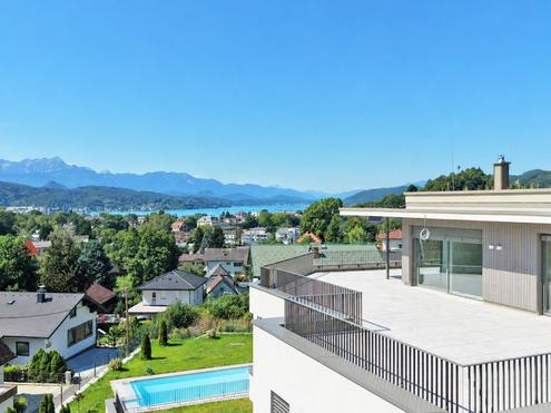 Gro�z�giges Seeblick-Penthouse mit Infinity-Pool am W�rthersee