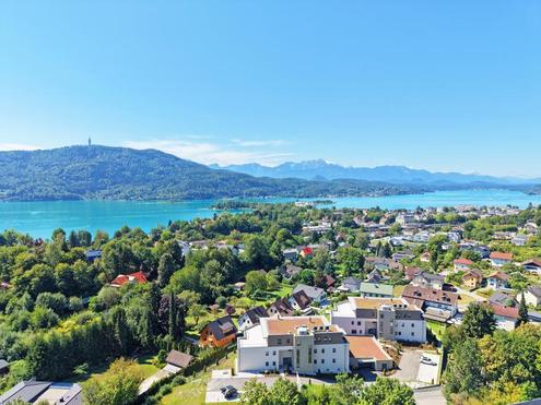Seeblick-Gartenwohnung mit Infinity-Pool am W�rthersee