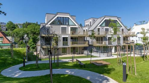 EXZELLENTE ZWEI Zimmer mit BALKON ++ Erstbezug