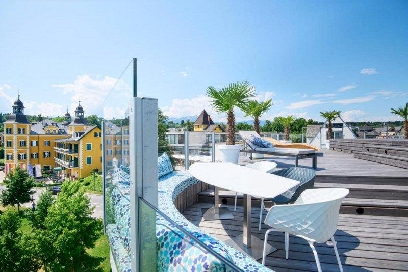 Schloss Terrasse