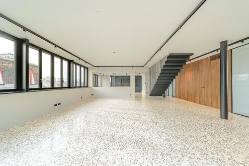 DESIGNERPENTHOUSE MIT POOL� 360� �BER DEN D�CHERN WIENS<br />
<br />
