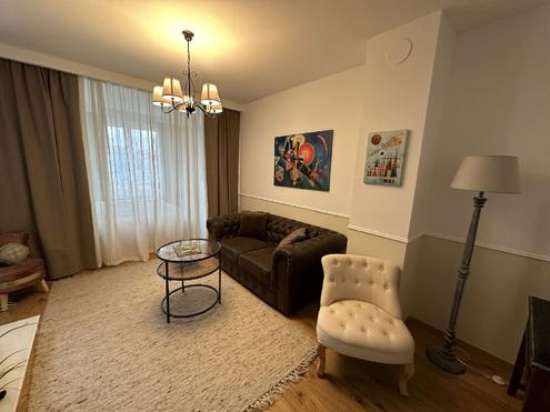 VOLLM�BLIERTE WOHNUNG MIT BALKON 