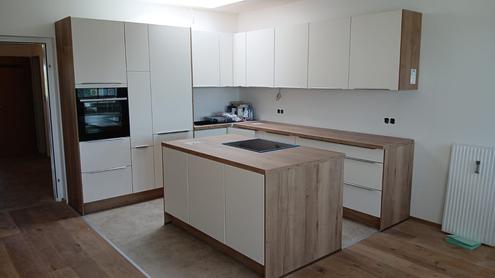 15493 - Exklusiv GENERALSANIERTE 4 Zimmer Wohnung