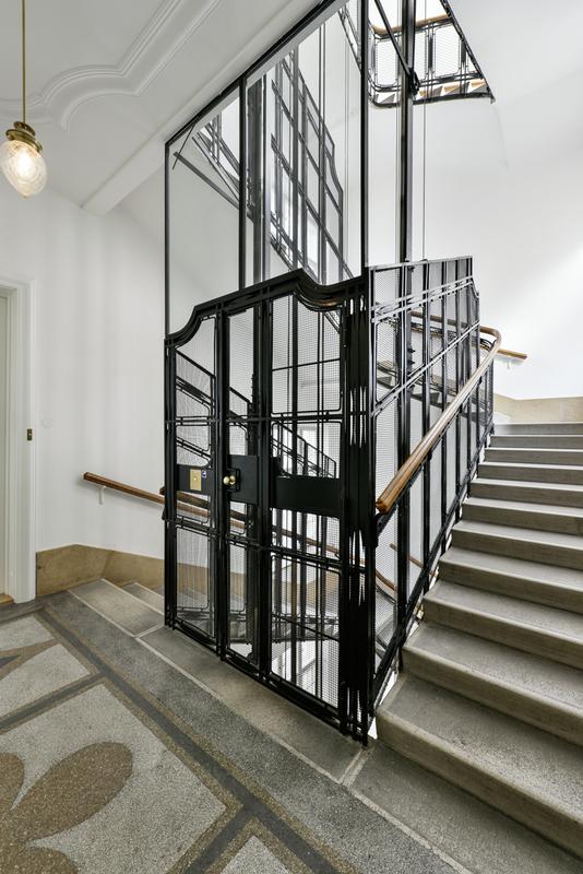 Stiegenhaus1-2