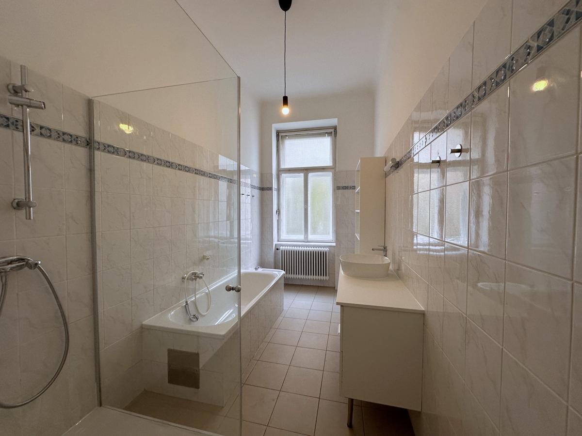 Badezimmer1-1