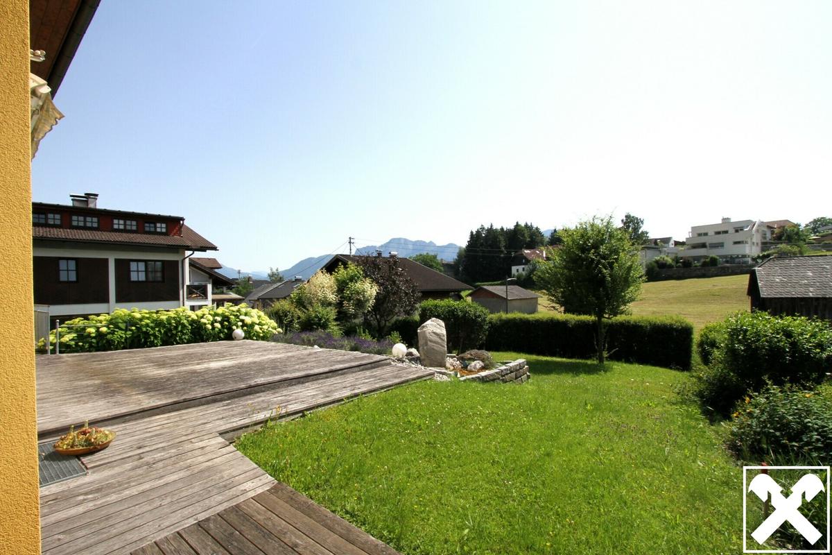 Terrasse mit Garten_ Sicht Wohnzimmer