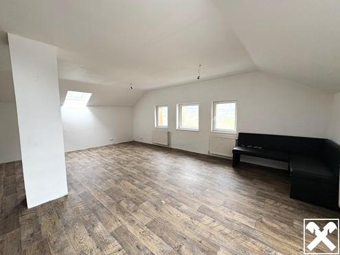 Gemtliche Dachgeschosswohnung mit Potenzial