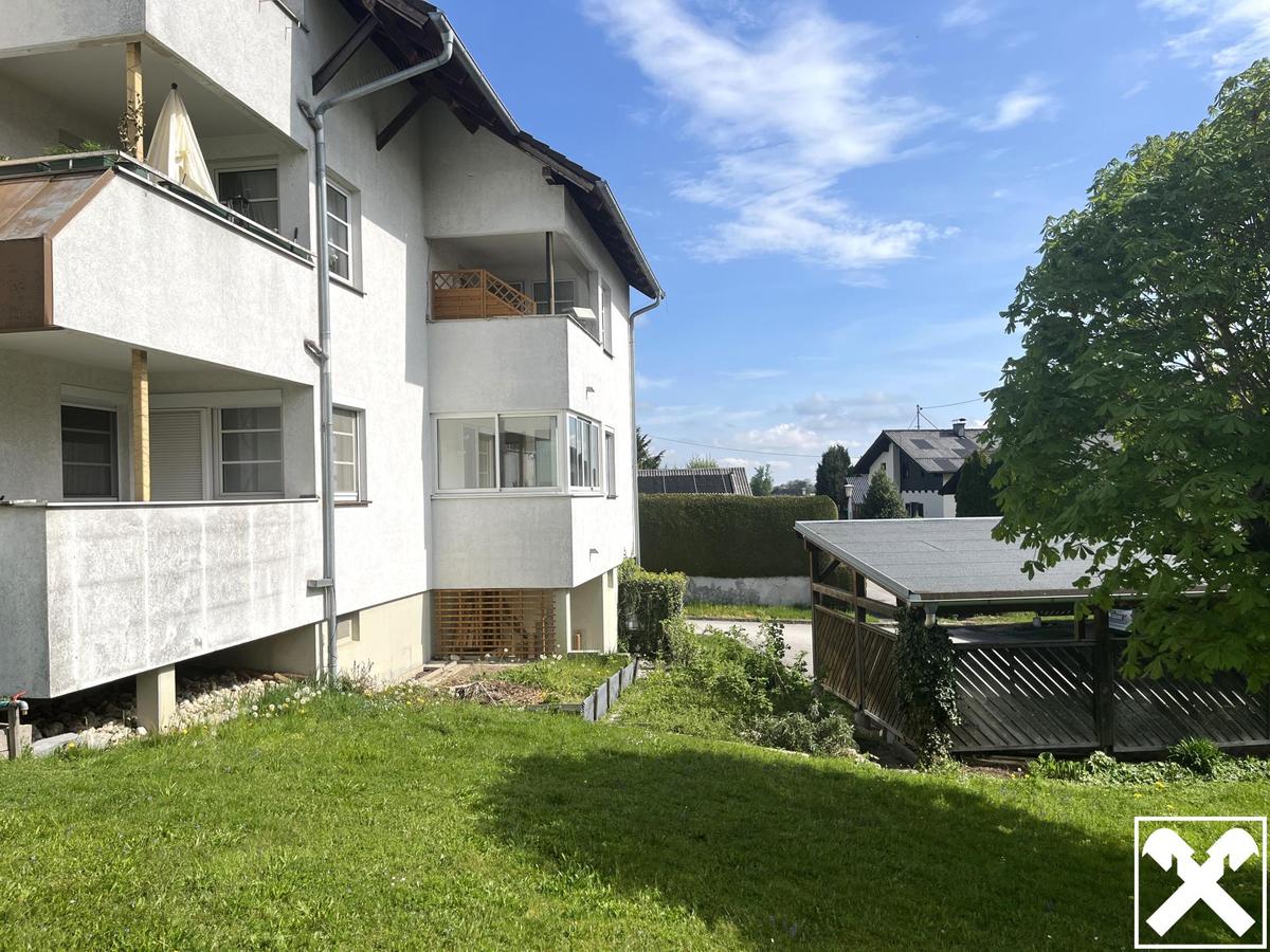 Wohnhaus mit Garten