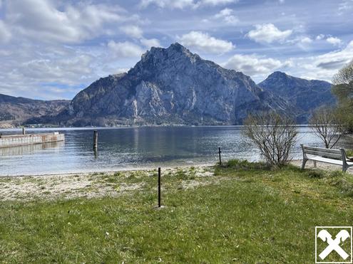 Raritt am Traunsee -  Einzigartiges Seegrundstck mit direktem Seezugang