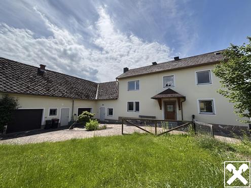 Wohnhaus samt Wirtschaftstrakt mit Entwicklungsmöglichkeiten