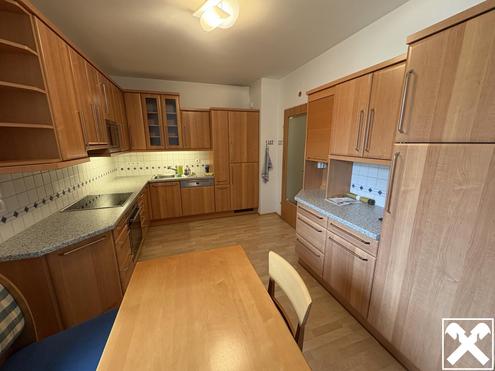 Attraktive 4-Zimmer-Wohnung mit Loggia & Tiefgaragenplatz