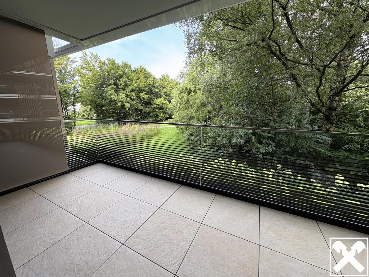 Balkon mit Blick ins Grne