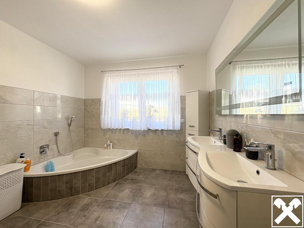 Badezimmer Wohngeschoss