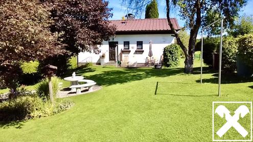 Liebevolles Zuhause mit Gartenidylle und Natur pur.
