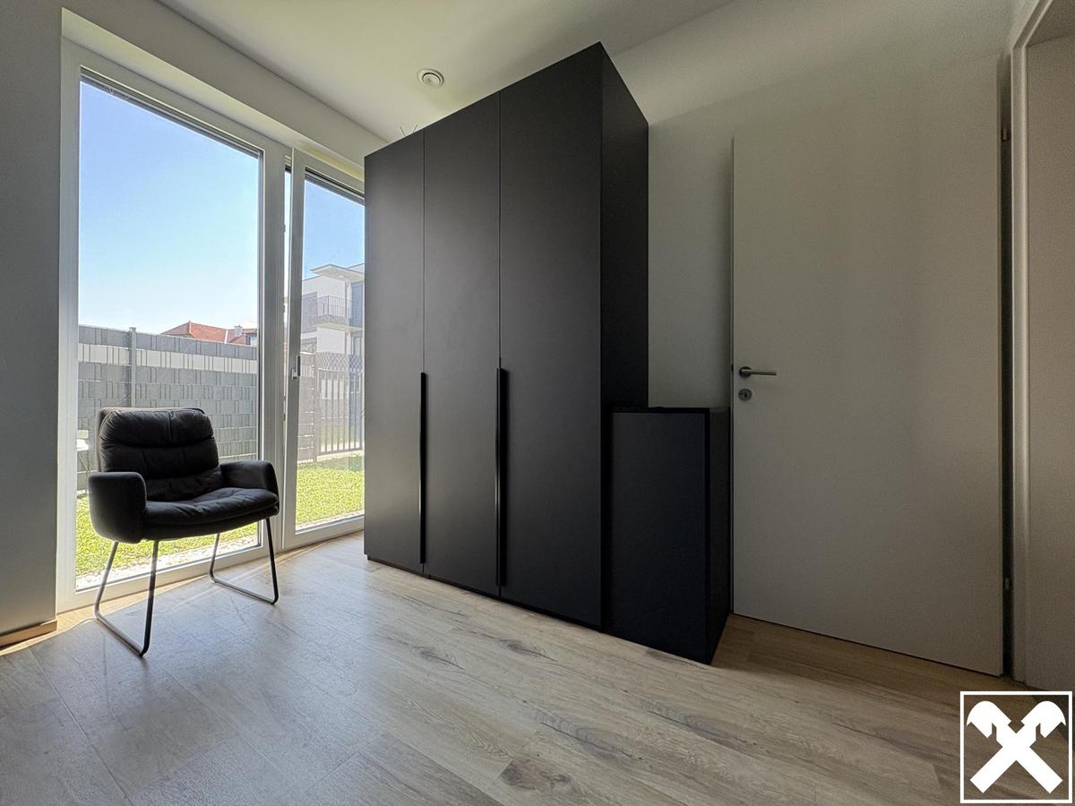 Kinderzimmer/begehbarer Kleiderschrank