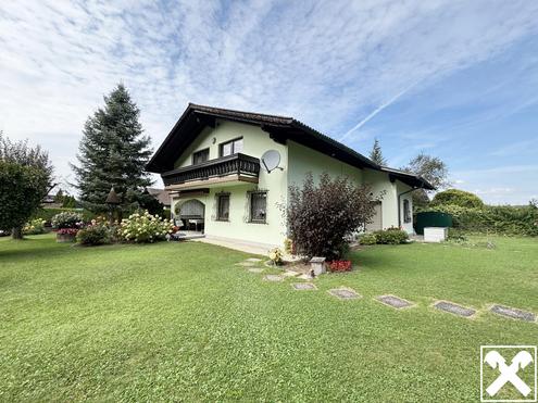 Grozgiges Wohnhaus mit schnem Garten