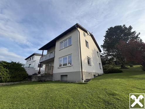 Familienhaus mit parkähnlichem Garten