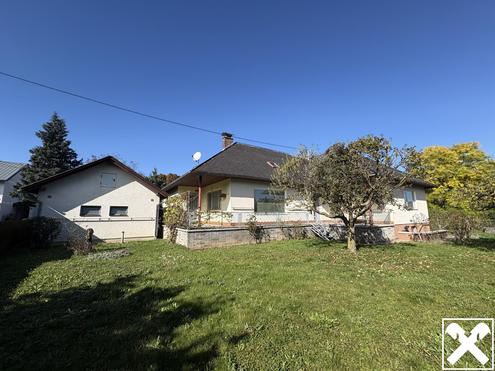 Bungalow aus den 70er Jahren mit ausbaubarem Dachboden