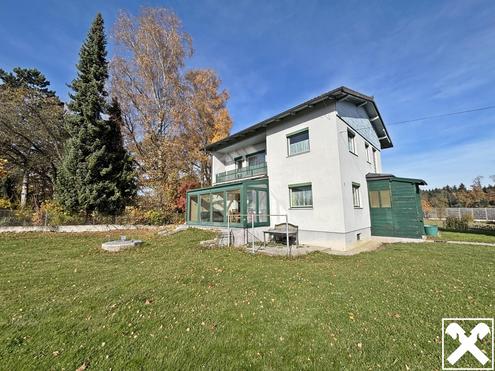 Gepflegtes Wohnhaus mit groem Grundstck in Wels Oberthan