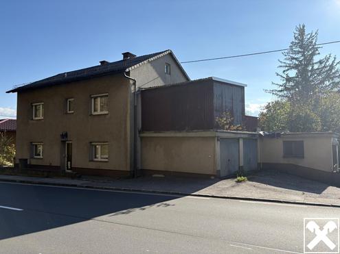 Renovierungsbedrftiges Haus mit herrlichem Garten