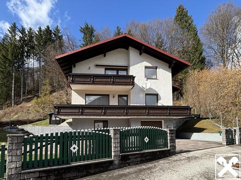 Wohnhaus - auch f�r zwei Familien geeignet