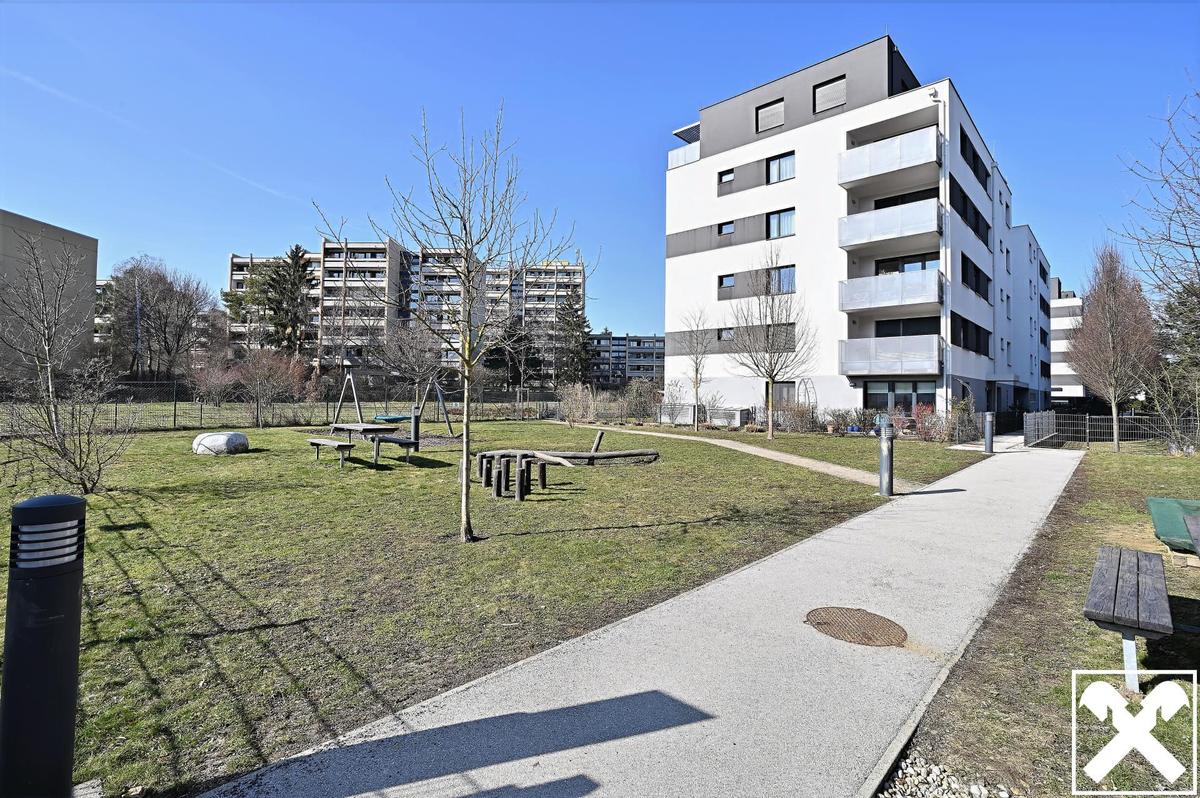 Kinderspielplatz Gegenansicht