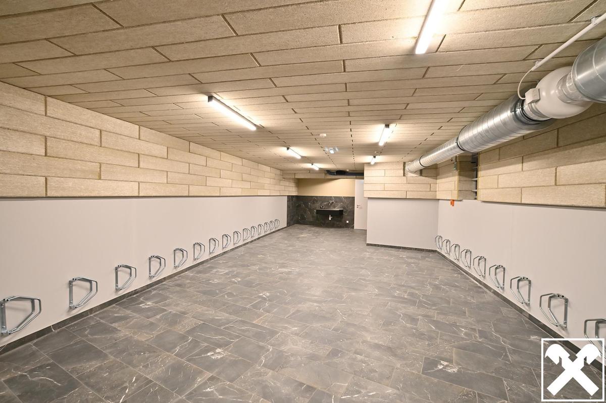 Fahrrad- und Kinderwagenabstellraum