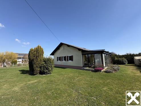 Bungalow mit gro�em sonnigen Grundst�ck