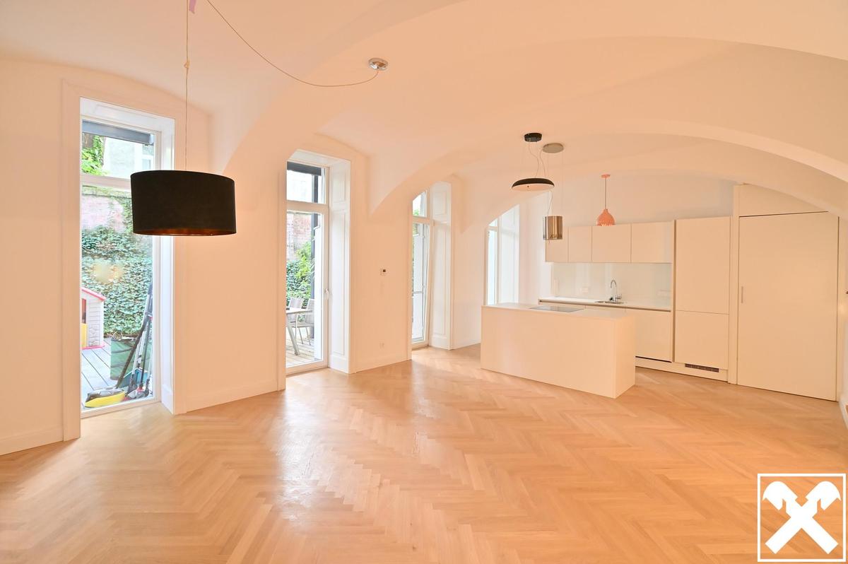 Wohnzimmer/K�che mit Terrassen Zugang