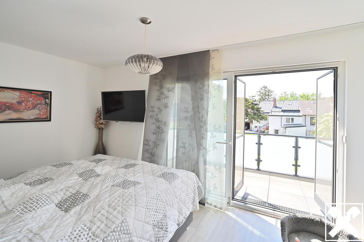 Schlafzimmer 1 mit Terrasse 1