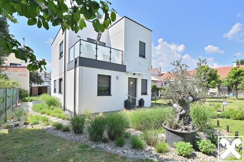 Modernes Einfamilienhaus mit sonnigem Garten & Garagenstellplatz
