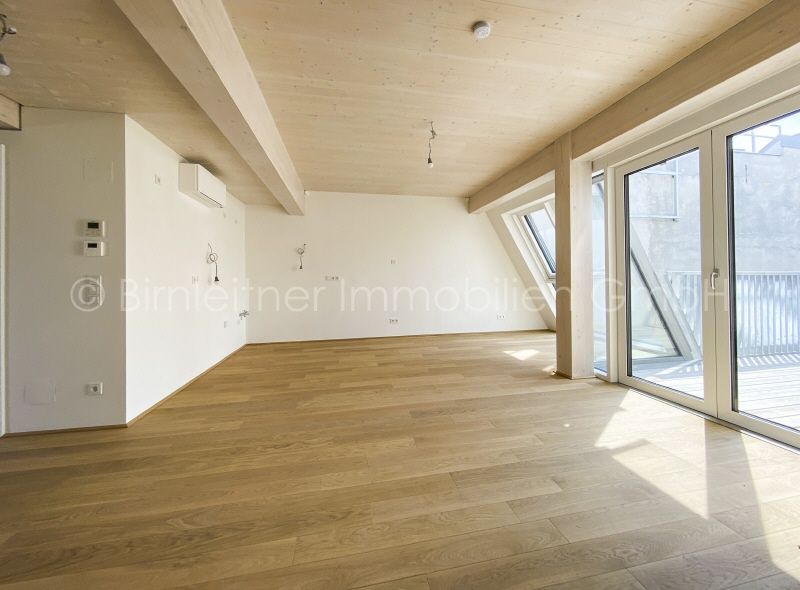 3828 - Dachgeschosswohnung mit schönem Blick /  / 1150 Wien / Bild 1