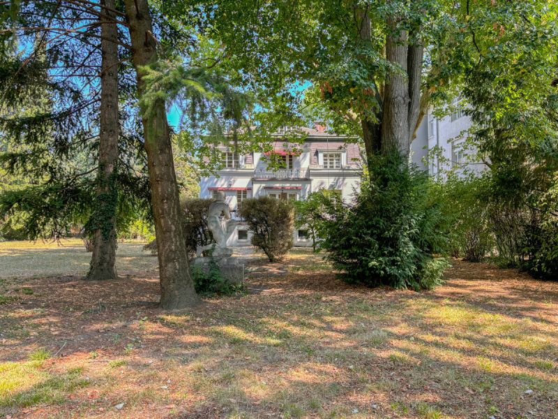 Repräsentative Jahrhundertwende-Villa mit weitläufigem Garten in Hietzing / / 1130 Wien / Bild 1