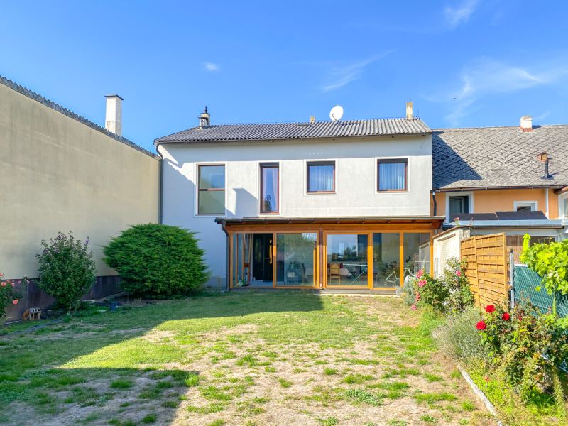 Großzügiges Familienhaus in ruhiger Lage der Schul- und Thermenstadt Laa an der Thaya