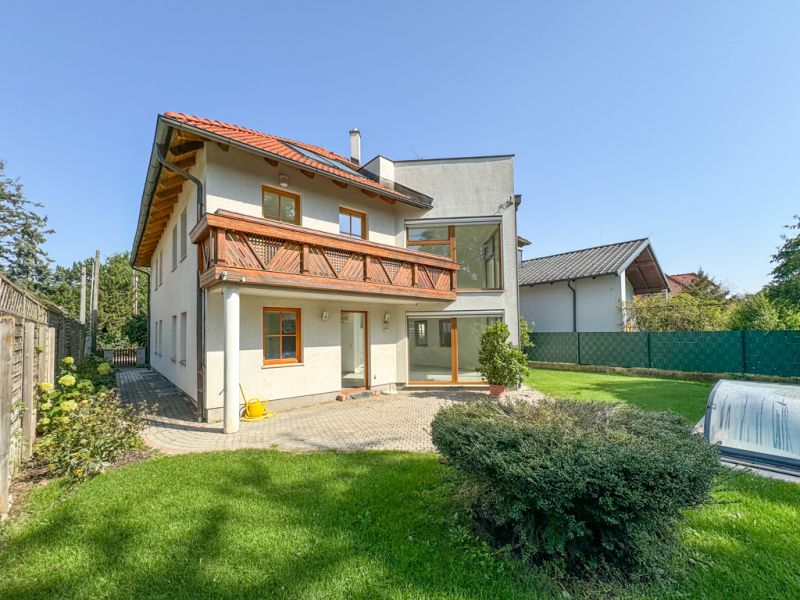 Exklusives Wohnen vor den Toren Wiens ? Traumhaftes Haus mit Garten & Pool /  / 2201 Gerasdorf bei Wien / Bild 1