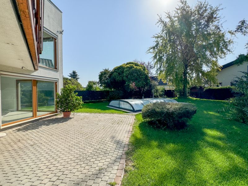 Exklusives Wohnen vor den Toren Wiens ? Traumhaftes Haus mit Garten & Pool
