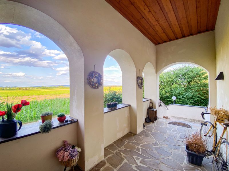 Exklusives Einfamilienhaus im mediterranen Stil im Weinviertel /  / 2136 Laa an der Thaya / Bild 1