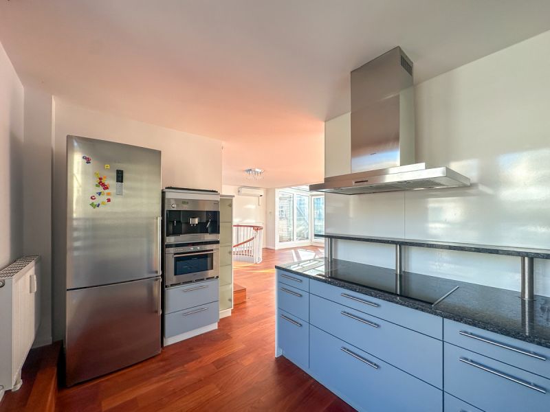 Fantastische Dachgeschosswohnung mit weitlufiger Terrasse im 18. Bezirk /  / 1180 Wien / Bild 3